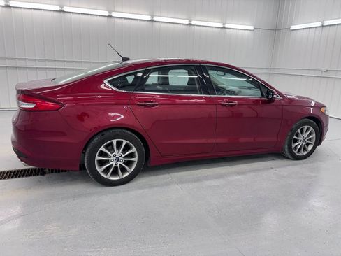 Used 2017 Ford Fusion SE w/ Fusion SE Technology Package FWD image 7
