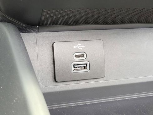 Used 2025 Ford Mustang Convertible RWD image 29