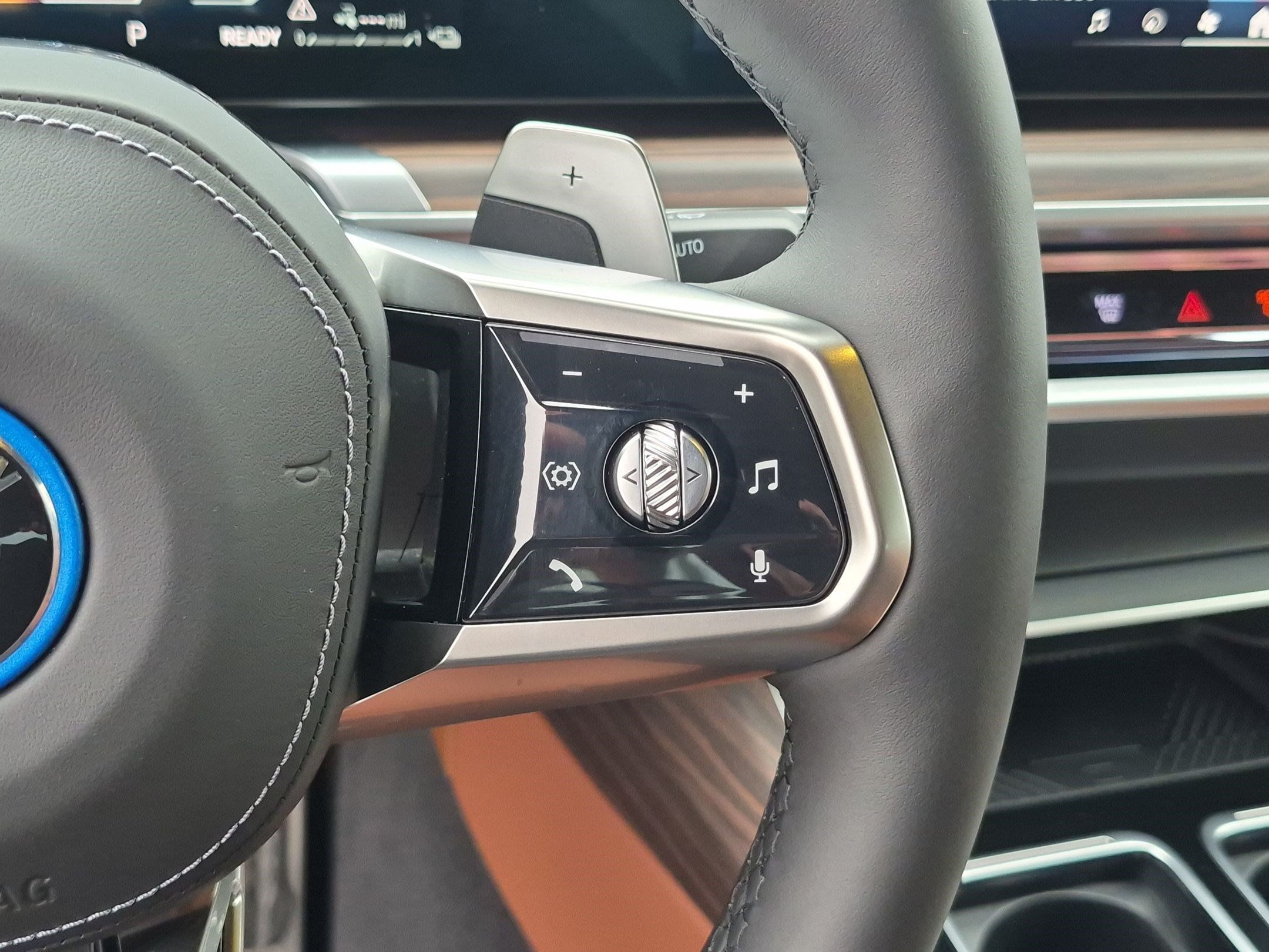 Used 2026 BMW 750e xDrive AWD/4WD image 20