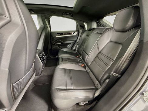 New 2026 Porsche Cayenne Coupe AWD/4WD image 24