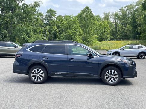 Certified 2025 Subaru Outback Premium AWD/4WD image 6