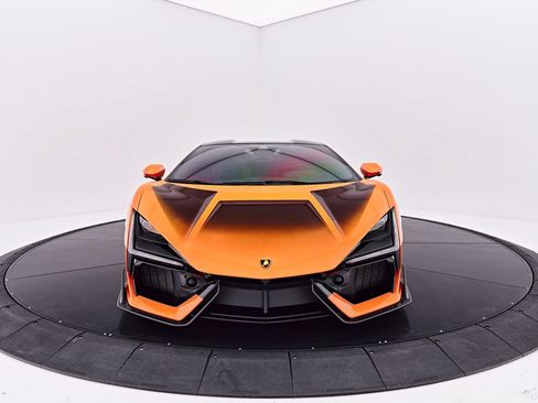 Used 2025 Lamborghini Revuelto AWD/4WD image 23