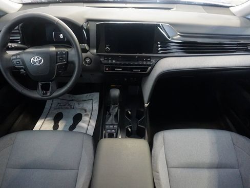 Used 2025 Toyota Camry LE image 27