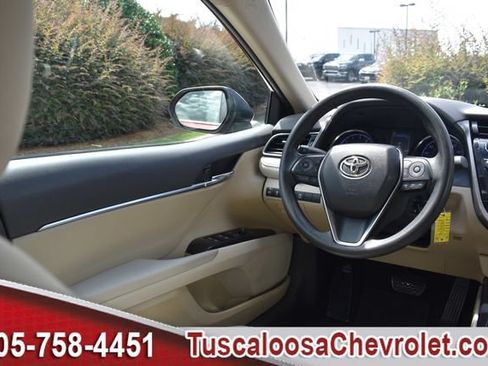 Used 2019 Toyota Camry LE FWD image 23