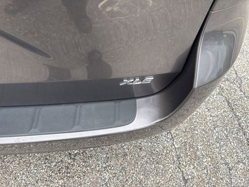 Used 2013 Toyota Sienna XLE FWD image 5