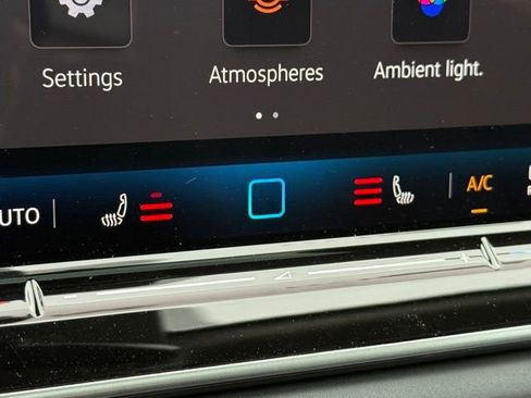 New 2026 Volkswagen Tiguan SE FWD image 21