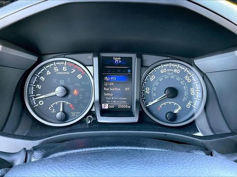 Used 2023 Toyota Tacoma TRD Off-Road w/ TRD Premium Off Road Package AWD/4WD image 25