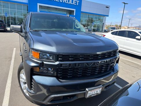Used 2022 Chevrolet Silverado 1500 Custom w/ LPO, Dark Essentials Package RWD image 2
