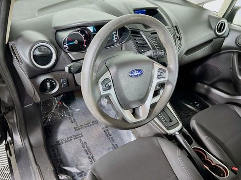 Used 2017 Ford Fiesta SE image 9
