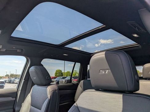 New 2026 Buick Enclave Sport Touring w/ Power Package image 17