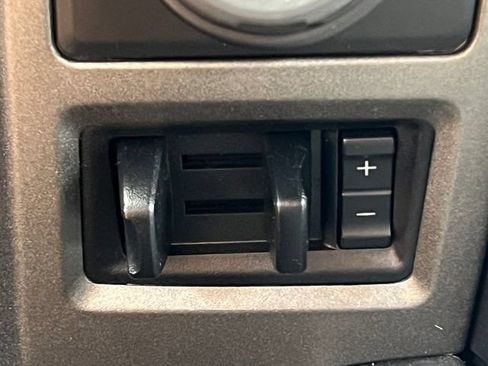 Used 2019 Ford F150 Raptor w/ Equipment Group 802A Luxury AWD/4WD image 37