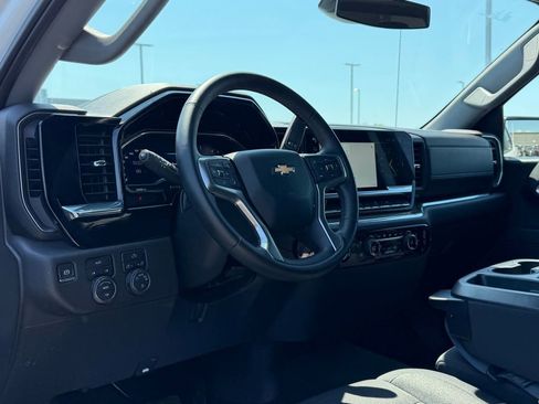 Used 2024 Chevrolet Silverado 1500 LT image 11