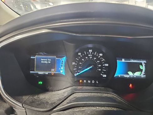 Used 2020 Ford Fusion SE FWD image 3