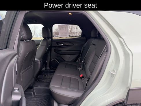 Certified 2025 Chevrolet TrailBlazer ACTIV w/ Driver Confidence Package image 9