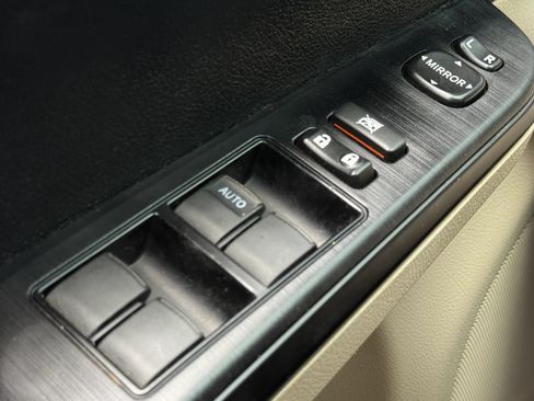Used 2012 Toyota Camry LE FWD image 25