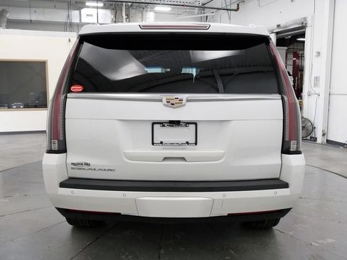 Used 2020 Cadillac Escalade Platinum AWD/4WD image 6
