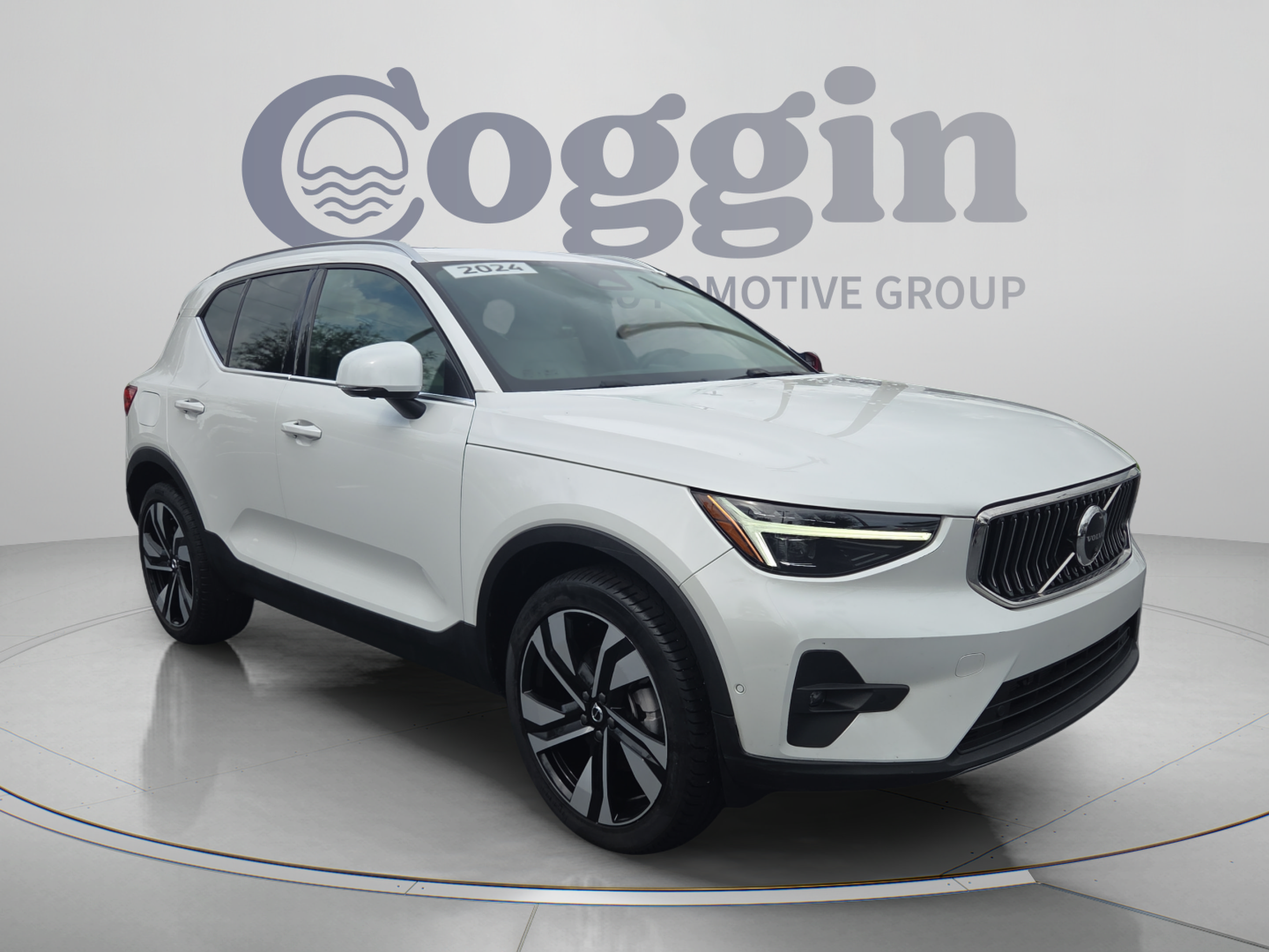 Used 2024 Volvo XC40 B5 Ultimate AWD/4WD image 7