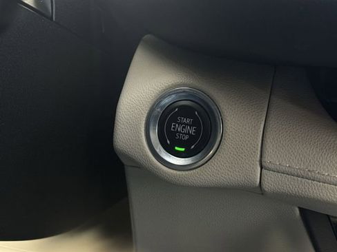 Certified 2021 Buick Envision Essence FWD image 16
