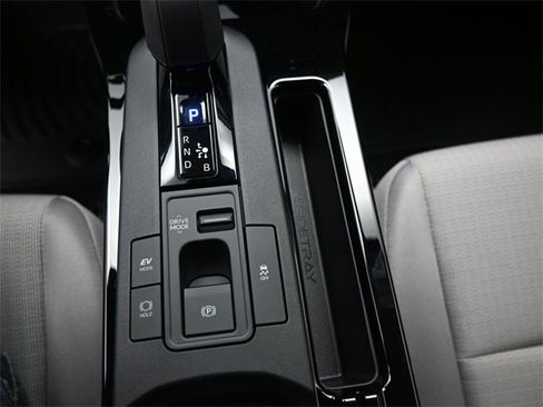 New 2026 Toyota Prius LE image 31
