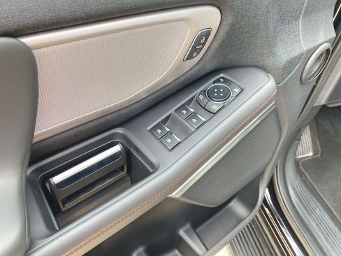 Used 2025 Ford Expedition Active AWD/4WD image 24