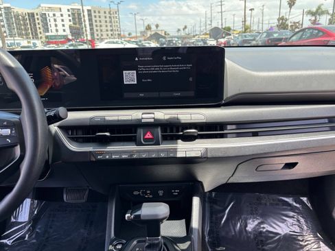 Used 2025 Kia K4 FWD image 17
