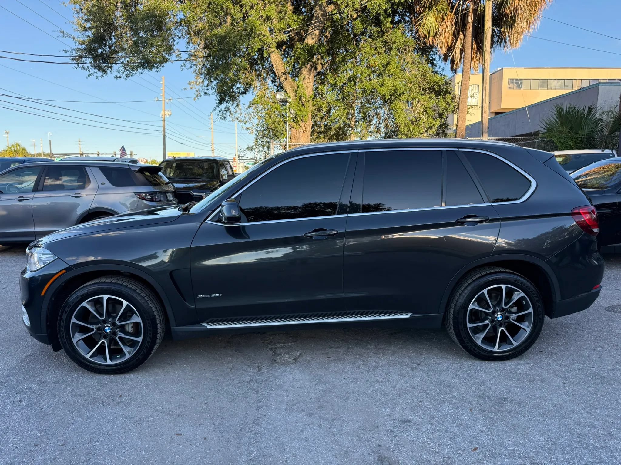 Used 2017 BMW X5 xDrive35i w/ Premium Package AWD/4WD image 4
