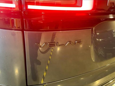 Used 2026 Land Rover Range Rover Velar Dynamic SE image 9