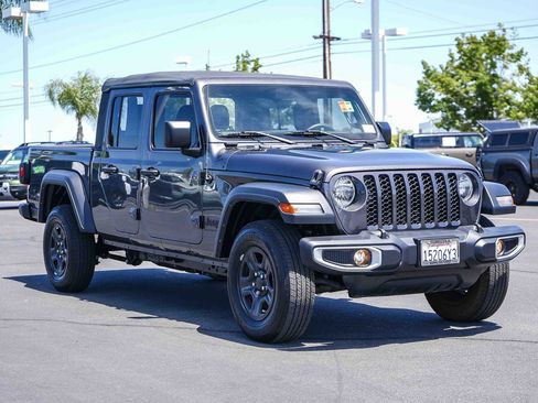 Used 2023 Jeep Gladiator Sport AWD/4WD image 3