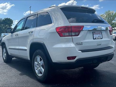 Used 2012 Jeep Grand Cherokee Laredo w/ Laredo E Group AWD/4WD image 3