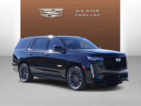 Used 2023 Cadillac Escalade V w/ LPO, ONYX Package image 7