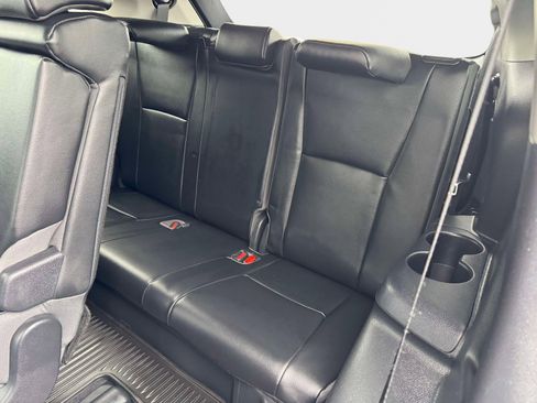 Used 2022 Toyota Highlander XLE image 15