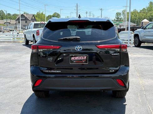 Used 2020 Toyota Highlander XLE AWD/4WD image 28