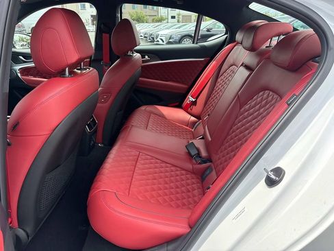 Used 2025 Genesis G70 3.3T Advanced w/ Sport Prestige Package image 31