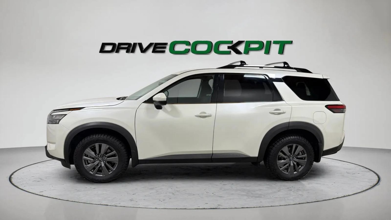 Used 2023 Nissan Pathfinder SV AWD/4WD image 4