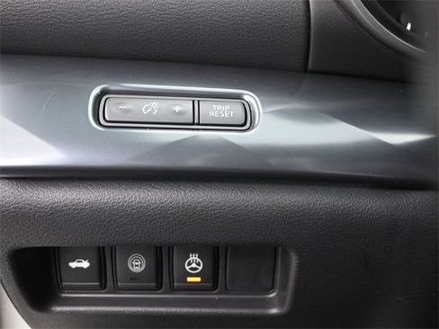 Used 2023 Nissan Maxima SR w/ Sport Mat Group image 26