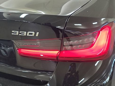 Used 2025 BMW 330i Sedan w/ M Sport Package image 32