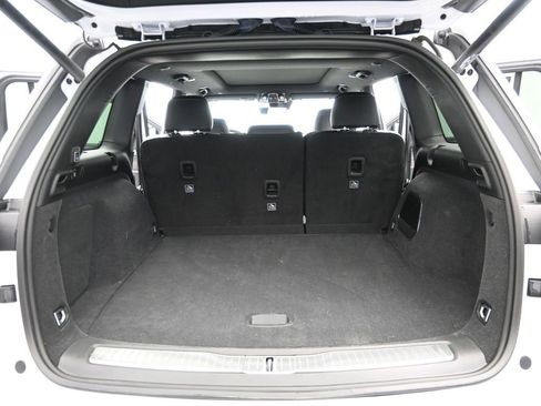 Used 2023 Jeep Grand Cherokee Overland image 11