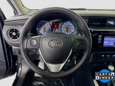 Used 2019 Toyota Corolla LE image 11