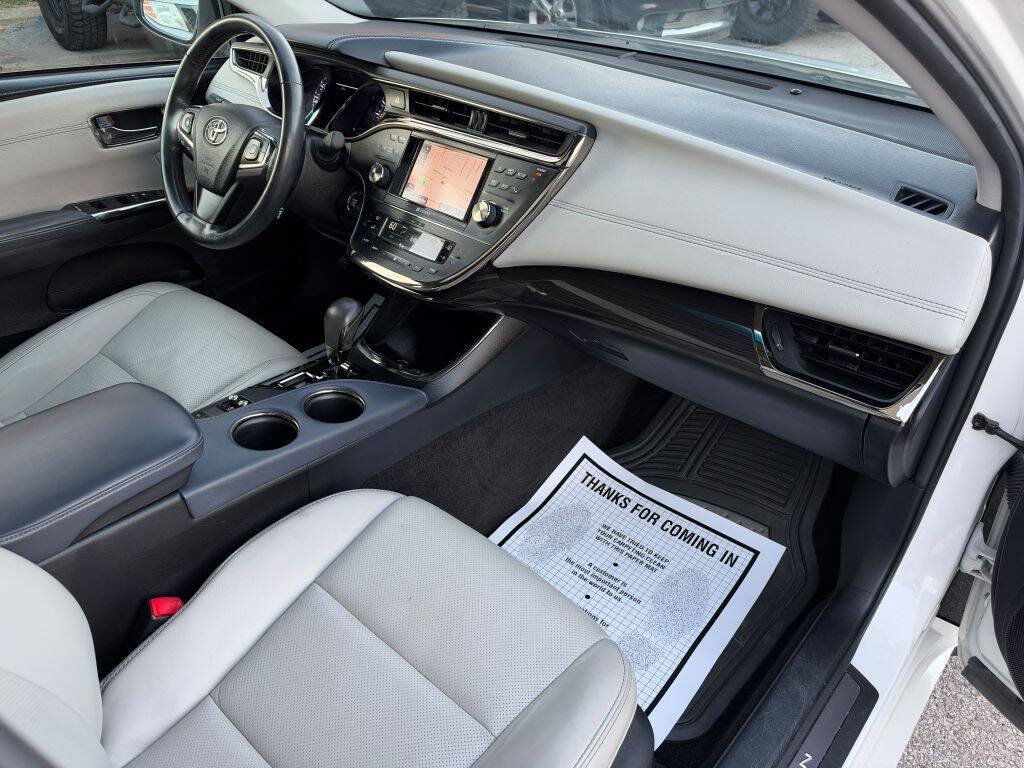 Used 2014 Toyota Avalon Limited FWD image 16