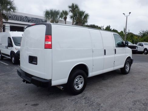 Used 2023 Chevrolet Express 2500 w/ Driver Convenience Package image 7