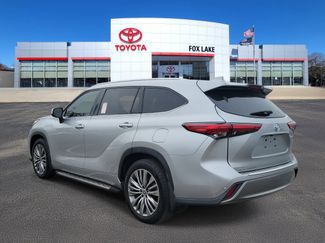 Used 2021 Toyota Highlander Platinum video 3