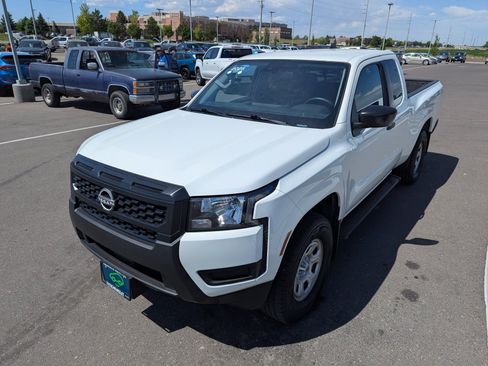 Used 2025 Nissan Frontier S AWD/4WD image 8