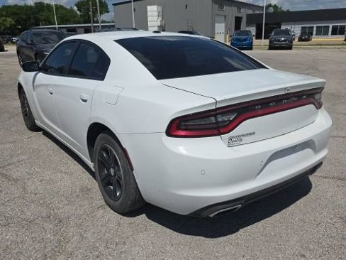 Used 2022 Dodge Charger SXT w/ Leather Interior Group RWD image 6