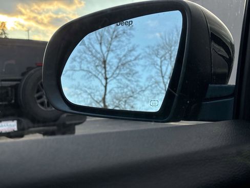 New 2026 Jeep Compass Latitude image 13