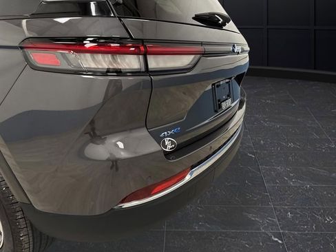 Used 2023 Jeep Grand Cherokee 4WD 4xe w/ Luxury Tech Group II image 39