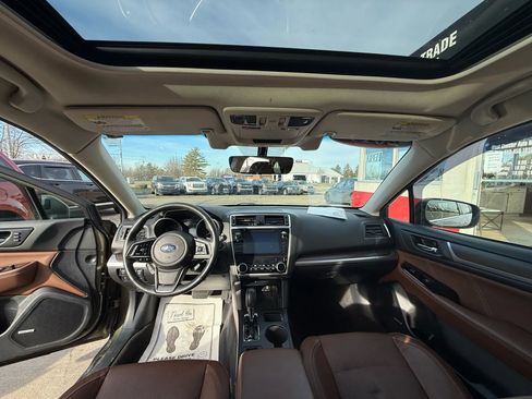 Used 2019 Subaru Outback 3.6R Touring image 16