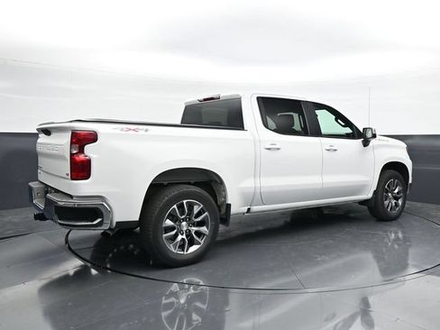 Used 2024 Chevrolet Silverado 1500 LT AWD/4WD image 2