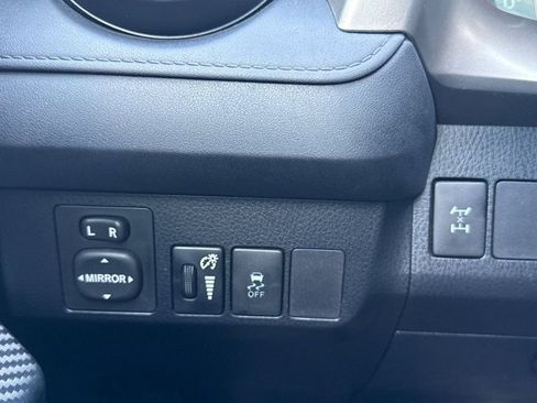 Used 2014 Toyota RAV4 LE image 28