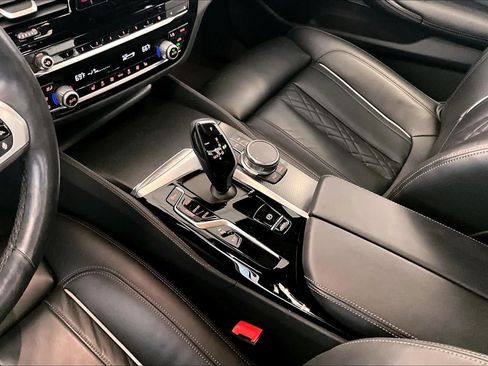 Used 2023 BMW M550i xDrive AWD/4WD image 15