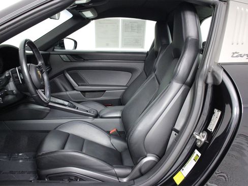 Used 2022 Porsche 911 Targa 4 GTS image 5